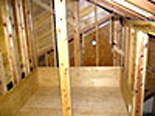 家を増築せずに収納を増やすには、階段下・床下・天井裏を利用する方法があります。